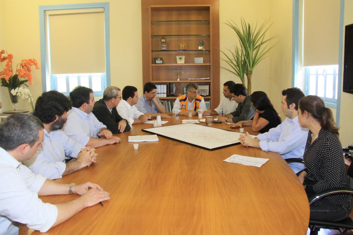 Reunião das diretorias da Ordem e da subseção com o prefeito de Teresópolis / Foto: Lula Aparício